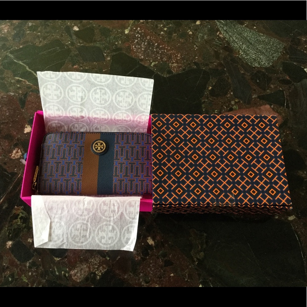 Tory Burch wallet